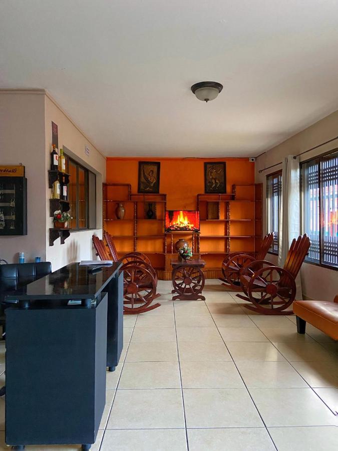 Hospedaje Coffee And Cocktails Esteli Exterior photo